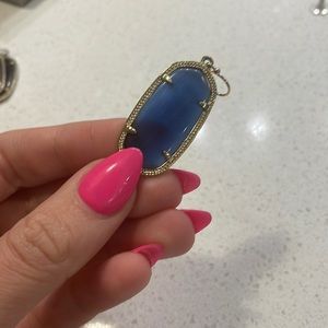 KENDRA SCOTT NAVY ELLE EARRINGS